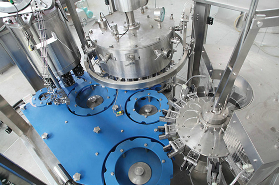 0.5L كهربائيّ carbonated شراب تعبئة آلة معمل, 18000 BPH 11KW